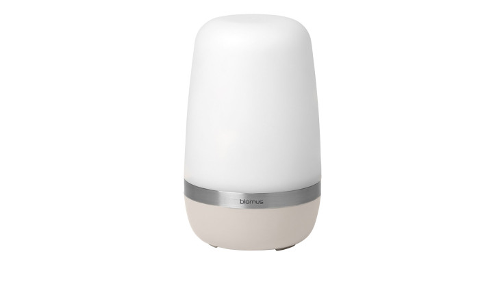 LED-Outdoorleuchte Spirit 15,4 cm aus Kunststoff in weiß und beige und einem silbernen Edelstahlring.