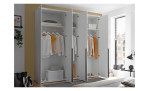 Milieubild Kleiderschrank mit 4 Holztüren und einer Spiegeltür, seitliche Ansicht, geöffnet