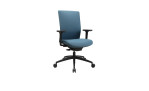Drehstuhl Office Chair mit Armlehnen, schwarzem Fußkreuz und einem Bezug in der Farbe Petrol